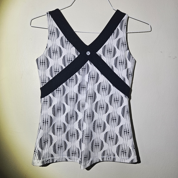 Lululemon Activewear top - Picture 6 of 6